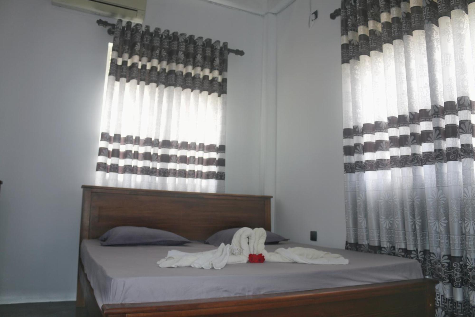 Dinuli Home Stay Ahungalla Extérieur photo